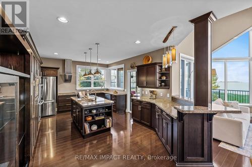 263 Lakeshore Road, Brighton, ON - Indoor Photo Showing Kitchen With Upgraded Kitchen