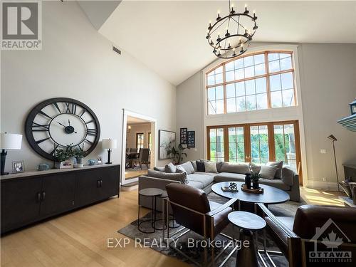 551 Richmond Road, Beckwith, ON - Indoor Photo Showing Living Room