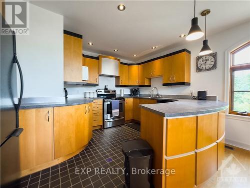 551 Richmond Road, Beckwith, ON - Indoor Photo Showing Kitchen