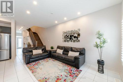 9 Santa Barbara Lane, Hamilton, ON - Indoor Photo Showing Living Room