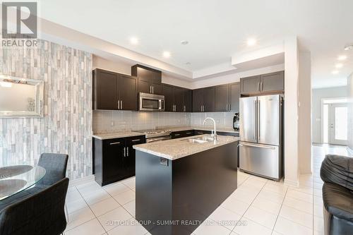 9 Santa Barbara Lane, Hamilton, ON - Indoor Photo Showing Kitchen With Upgraded Kitchen