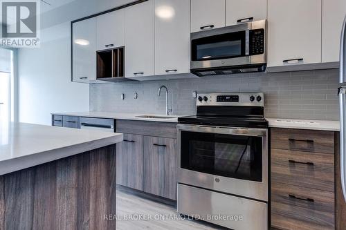 1101 - 49 Walnut Street S, Hamilton (Corktown), ON - Indoor Photo Showing Kitchen With Upgraded Kitchen