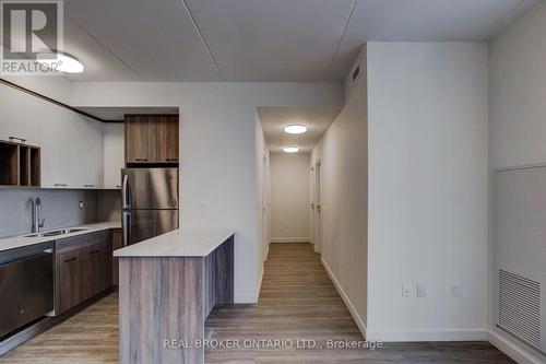 2305 - 49 Walnut Street S, Hamilton (Corktown), ON - Indoor Photo Showing Kitchen