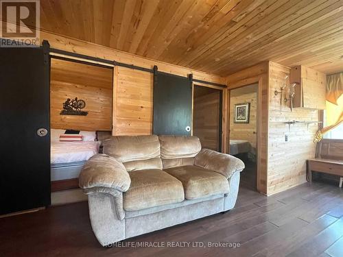 1 & 2 - 211 Dunnette Landing Road, Alnwick/Haldimand, ON - Indoor Photo Showing Living Room