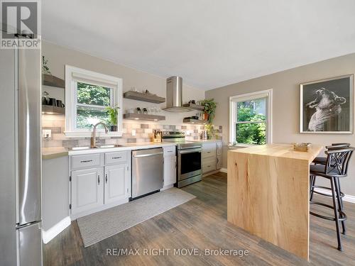 5 Esther Anne Drive, Orillia, ON - Indoor Photo Showing Kitchen