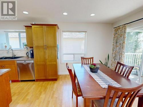 4363 Georgia Cres, Powell River, BC - Indoor Photo Showing Dining Room