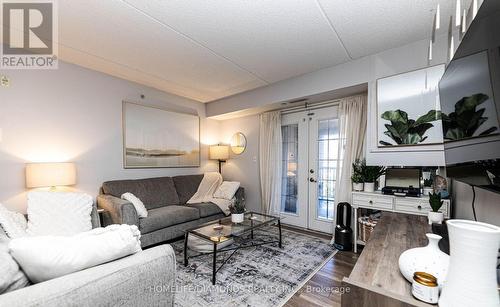 306 - 1450 Bishops Gate, Oakville (Glen Abbey), ON - Indoor Photo Showing Living Room