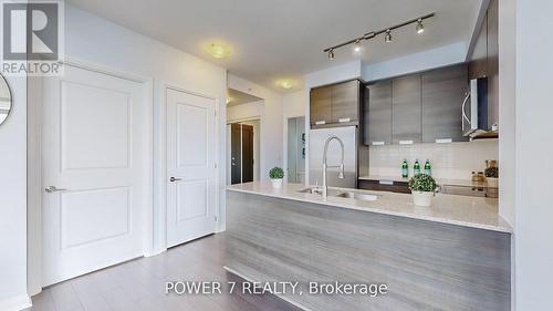 1709 - 5025 Four Springs Avenue, Mississauga, ON - Indoor Photo Showing Kitchen