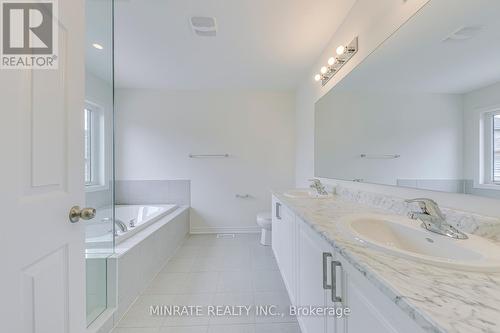 3910 Koenig Road, Burlington, ON - Indoor Photo Showing Bathroom