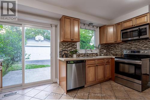 2165 Meadowbrook Road, Burlington, ON - Indoor Photo Showing Kitchen With Double Sink