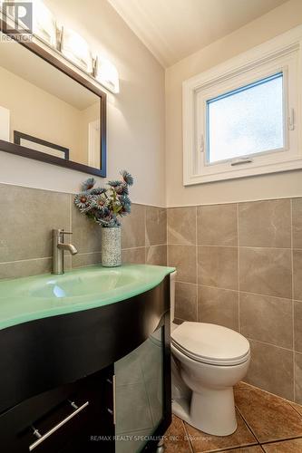 2165 Meadowbrook Road, Burlington, ON - Indoor Photo Showing Bathroom