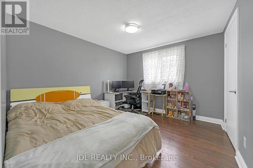 111 Morton Way, Brampton, ON - Indoor Photo Showing Bedroom