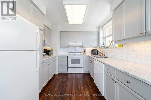 205 - 2199 Sixth Line, Oakville, ON - Indoor Photo Showing Kitchen With Double Sink