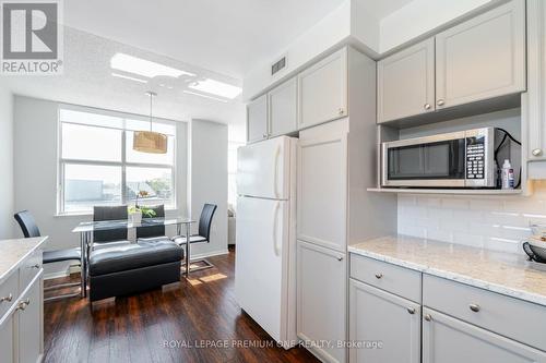 205 - 2199 Sixth Line, Oakville, ON - Indoor Photo Showing Kitchen