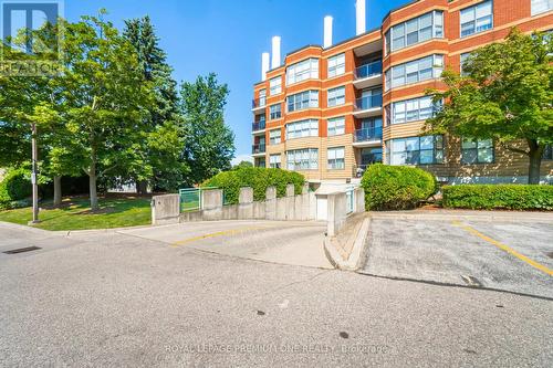 205 - 2199 Sixth Line, Oakville, ON - Outdoor With Facade