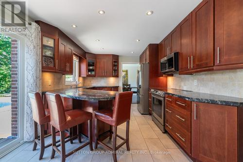 1370 Lancaster Drive, Oakville, ON - Indoor Photo Showing Kitchen