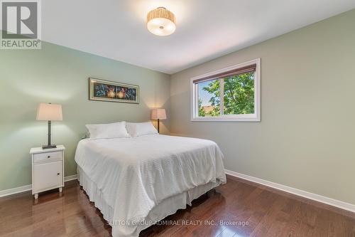 1370 Lancaster Drive, Oakville, ON - Indoor Photo Showing Bedroom