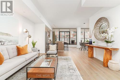 202 - 1100 Kingston Road, Toronto (Birchcliffe-Cliffside), ON - Indoor Photo Showing Living Room