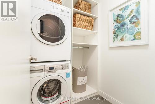 202 - 1100 Kingston Road, Toronto (Birchcliffe-Cliffside), ON - Indoor Photo Showing Laundry Room