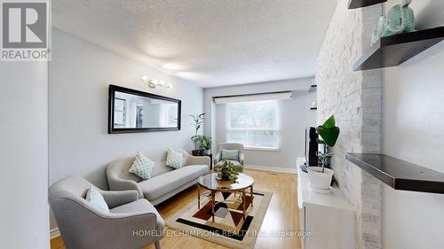 36 Whispering Willow Pathway, Toronto E11, ON - Indoor Photo Showing Living Room