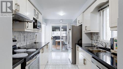 36 Whispering Willow Pathway, Toronto (Malvern), ON - Indoor Photo Showing Kitchen With Double Sink With Upgraded Kitchen