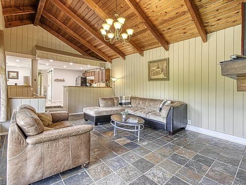 Salon - 316 Ch. Des Fondateurs, La Minerve, QC - Indoor Photo Showing Living Room