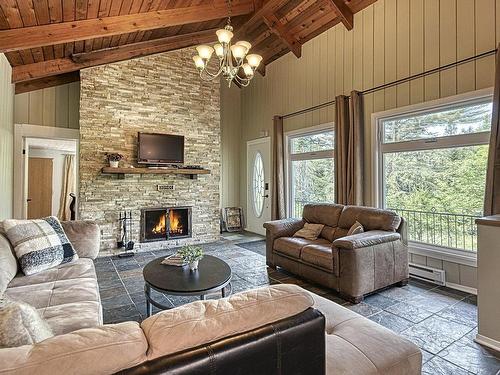 Salon - 316 Ch. Des Fondateurs, La Minerve, QC - Indoor Photo Showing Living Room With Fireplace