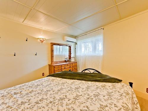 Bedroom - 278 Ch. Dupont, Dixville, QC - Indoor Photo Showing Bedroom