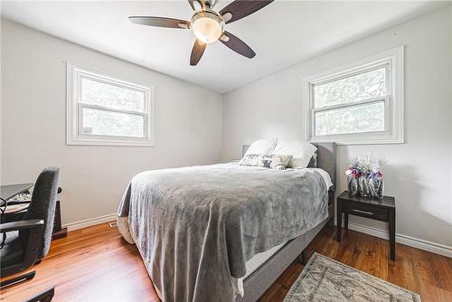 107 Woodhill Road, Hamilton, ON - Indoor Photo Showing Bedroom