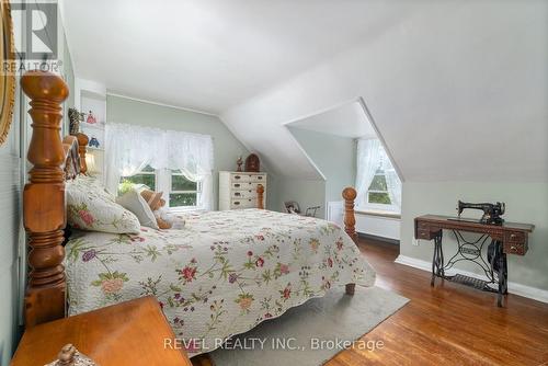 77 Bond Street E, Kawartha Lakes (Fenelon Falls), ON - Indoor Photo Showing Bedroom