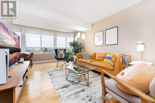 1110 - 5418 Yonge Street, Toronto (Willowdale West), ON - Indoor Photo Showing Living Room