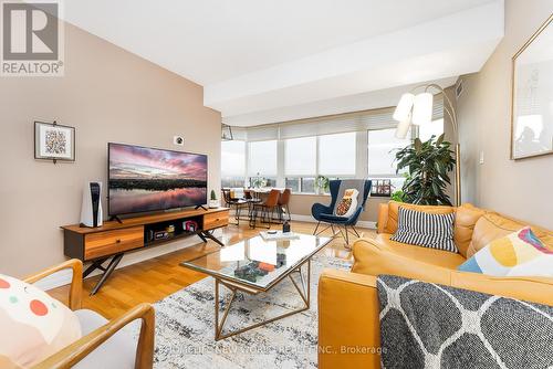 1110 - 5418 Yonge Street, Toronto (Willowdale West), ON - Indoor Photo Showing Living Room