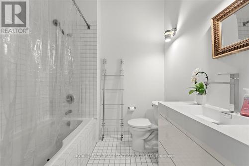 1026 - 155 Dalhousie Street, Toronto C08, ON - Indoor Photo Showing Bathroom