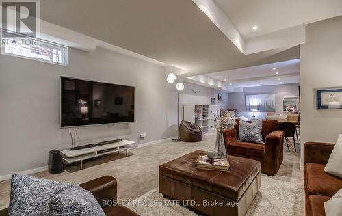 335 Hillsdale Avenue E, Toronto C10, ON - Indoor Photo Showing Living Room