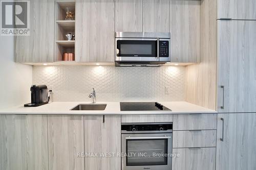 2903 - 50 Ordnance Street, Toronto (Niagara), ON - Indoor Photo Showing Kitchen With Upgraded Kitchen