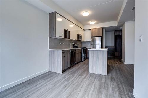 49 Walnut Street S|Unit #1101, Hamilton, ON - Indoor Photo Showing Kitchen