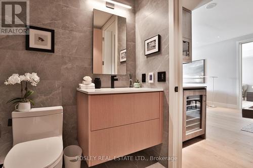 506 - 25 Scrivener Square, Toronto C09, ON - Indoor Photo Showing Bathroom