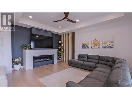 2863 Copper Ridge Drive, West Kelowna, BC - Indoor Photo Showing Living Room With Fireplace