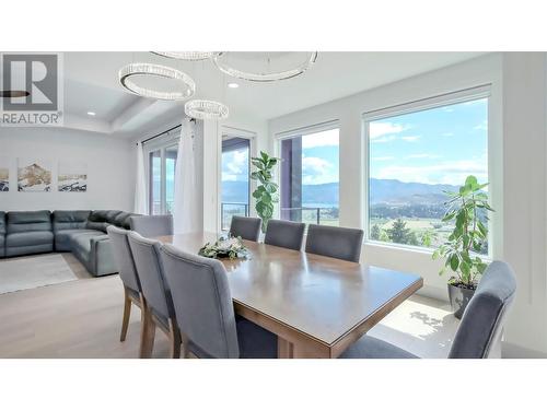 2863 Copper Ridge Drive, West Kelowna, BC - Indoor Photo Showing Dining Room