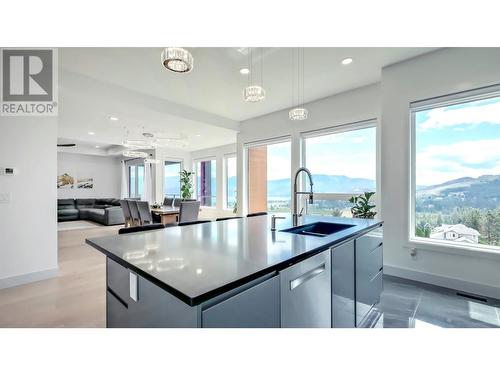 2863 Copper Ridge Drive, West Kelowna, BC - Indoor Photo Showing Kitchen With Double Sink With Upgraded Kitchen