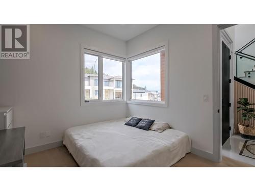 2863 Copper Ridge Drive, West Kelowna, BC - Indoor Photo Showing Bedroom