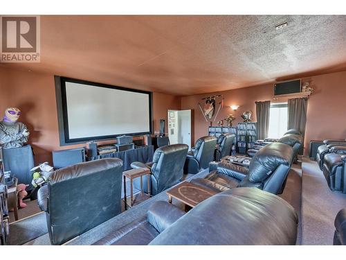 1270 Highway 3 Highway, Osoyoos, BC - Indoor Photo Showing Living Room