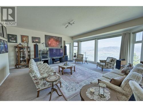 1270 Highway 3 Highway, Osoyoos, BC - Indoor Photo Showing Living Room