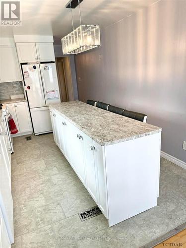 42 King Street, Kapuskasing, ON - Indoor Photo Showing Kitchen