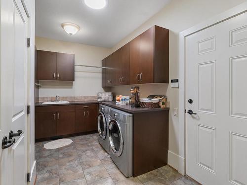 1492 Gregory Road, West Kelowna, BC - Indoor Photo Showing Laundry Room