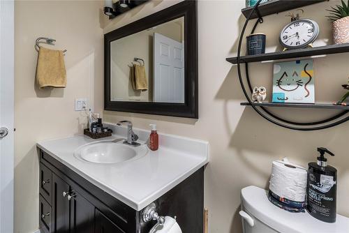 1157 Kneller Court, Kelowna, BC - Indoor Photo Showing Bathroom