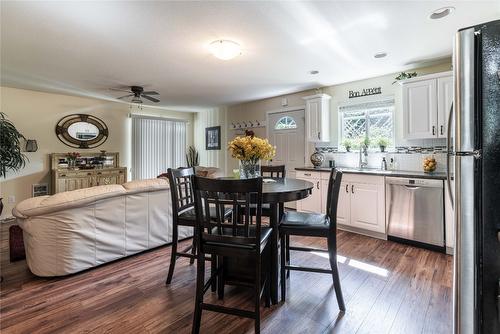 1157 Kneller Court, Kelowna, BC - Indoor Photo Showing Dining Room