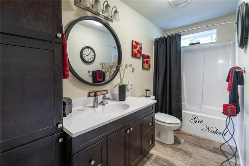 1157 Kneller Court, Kelowna, BC - Indoor Photo Showing Bathroom