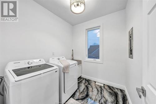 907 Reedmere Road, Windsor, ON - Indoor Photo Showing Laundry Room
