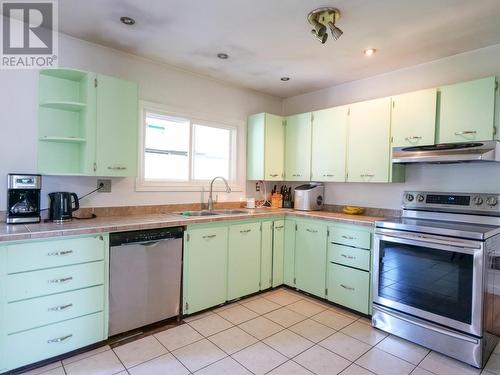 767 Spruce Street, Quesnel, BC - Indoor Photo Showing Kitchen With Double Sink